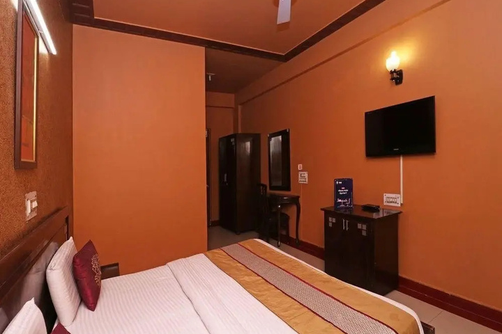 Room 5 of 8