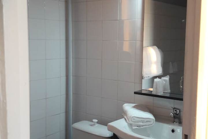 Room 10 of 35