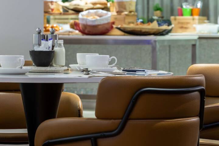 Breakfast/Coffee Service 86 of 209