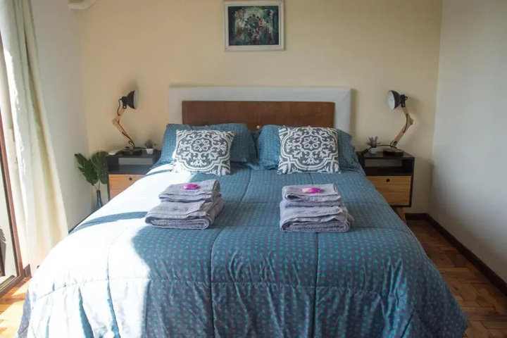 Room 2 of 16