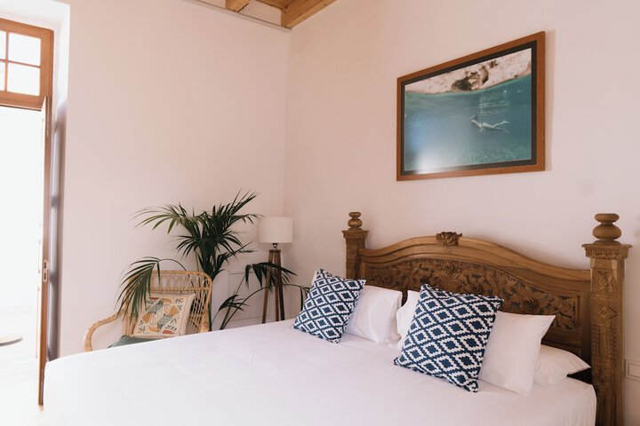 Room 4 of 107