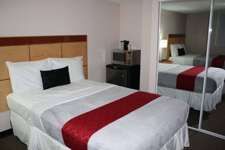 Room 6 of 10