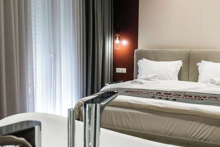 Room 26 of 120