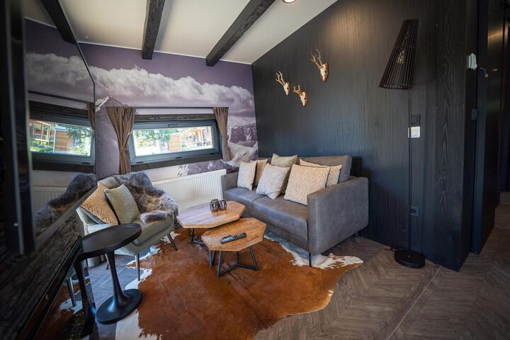 Room 3 of 21