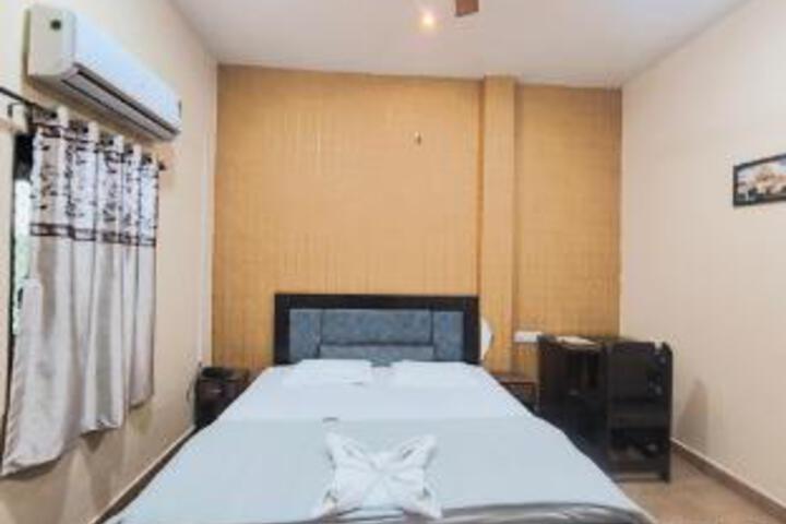 Room 2 of 18