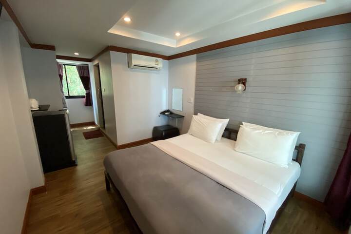 Room 10 of 36