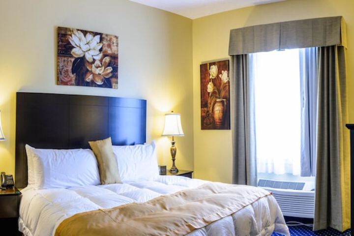 Suite Executive King Bed (8 of 19)