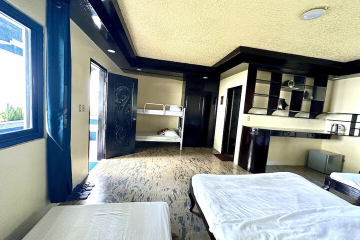 Room 8 of 78