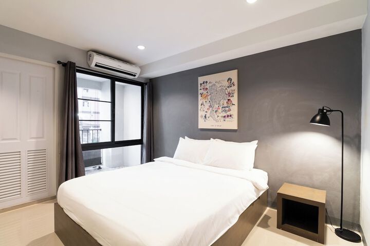 Room 25 of 37