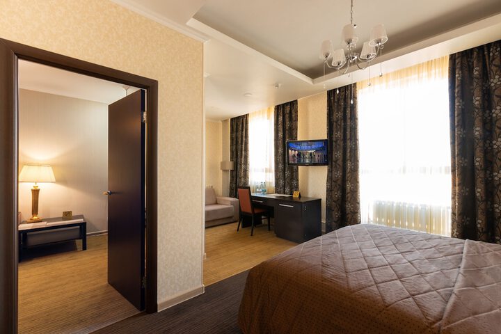 Room 15 of 38