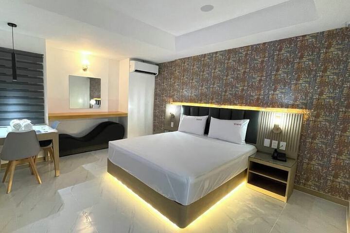 Room 2 of 11
