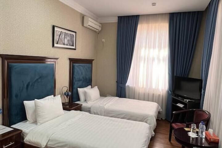 Room 16 of 32