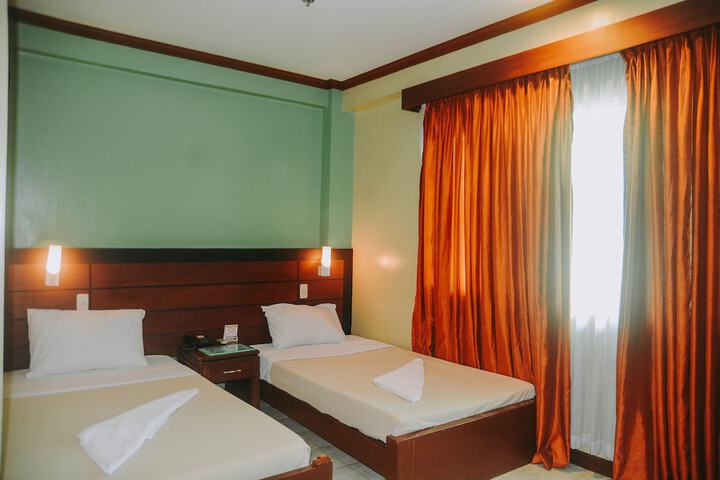 Room 6 of 26