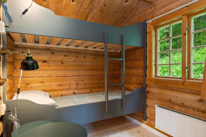 Room 4 of 75