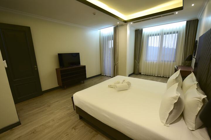 Room 4 of 51