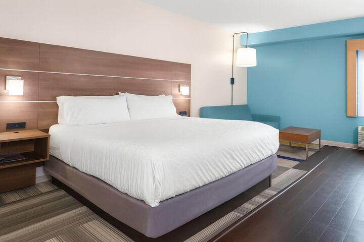 Room 5 of 22