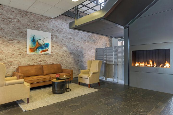 Entrance & Lobby