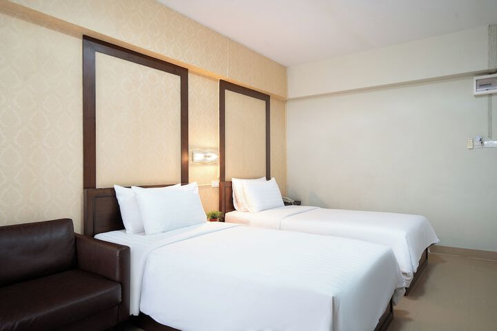 Room 13 of 67