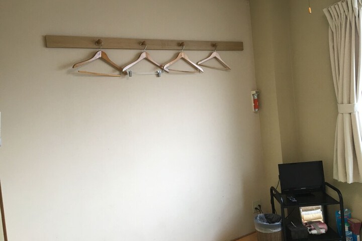 Room 8 of 84