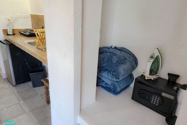 Room 32 of 172