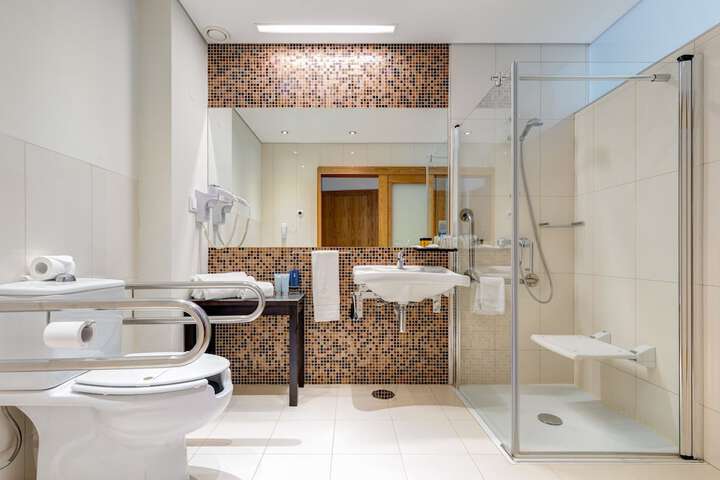 Room 35 of 111