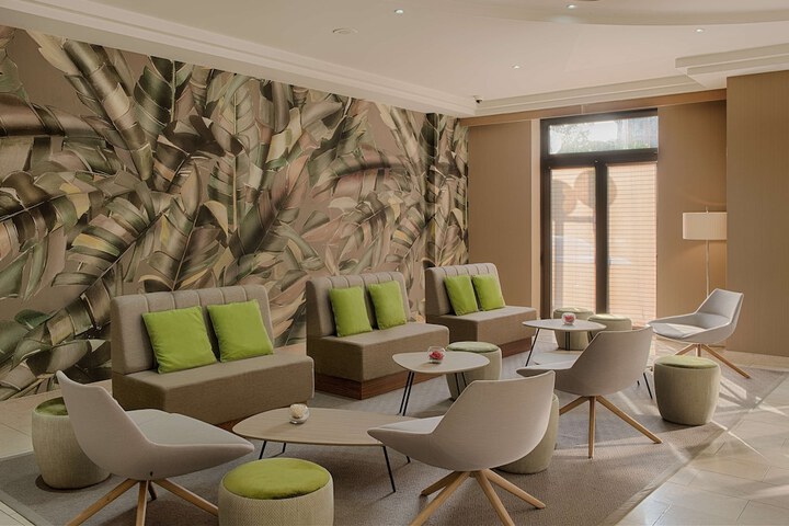 Guest Lobby