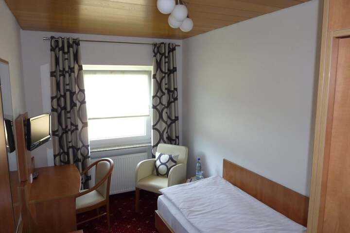 Room 5 of 23