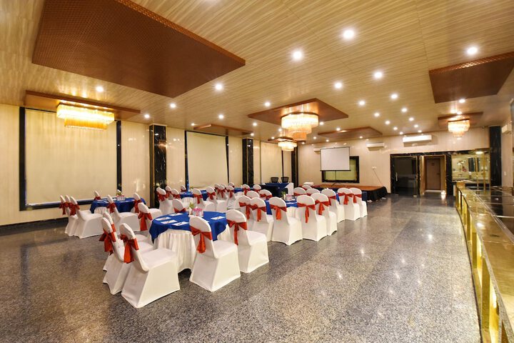 Ballroom/Hall 63 of 68