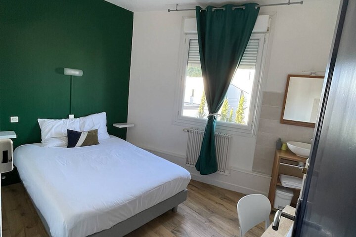 Room 22 of 32
