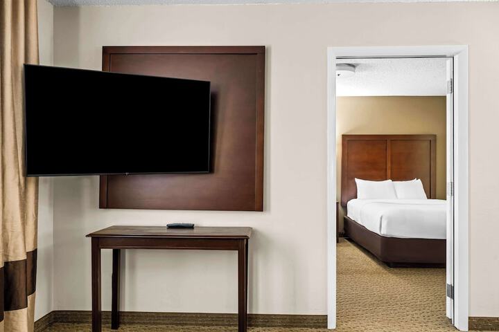 Room 13 of 35