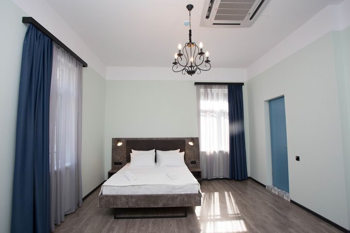 Room 29 of 49