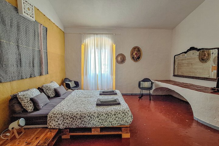 Room 9 of 121