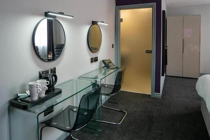 Room 4 of 22