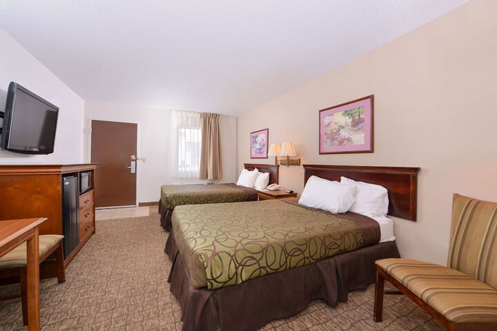 2 Double Beds (2 of 8)