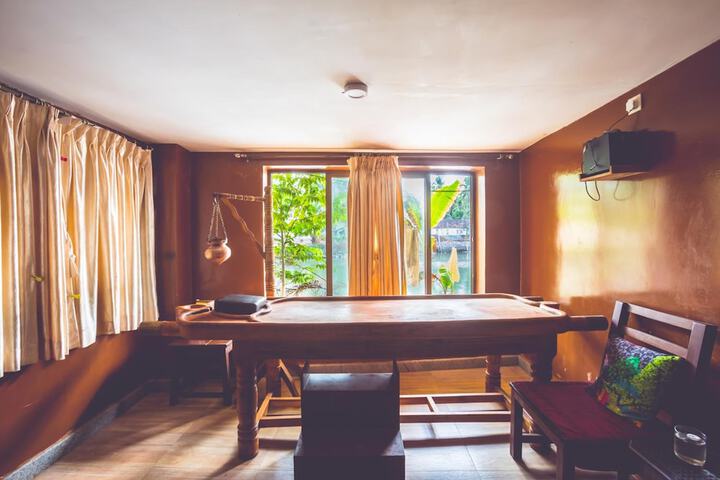Room 12 of 64