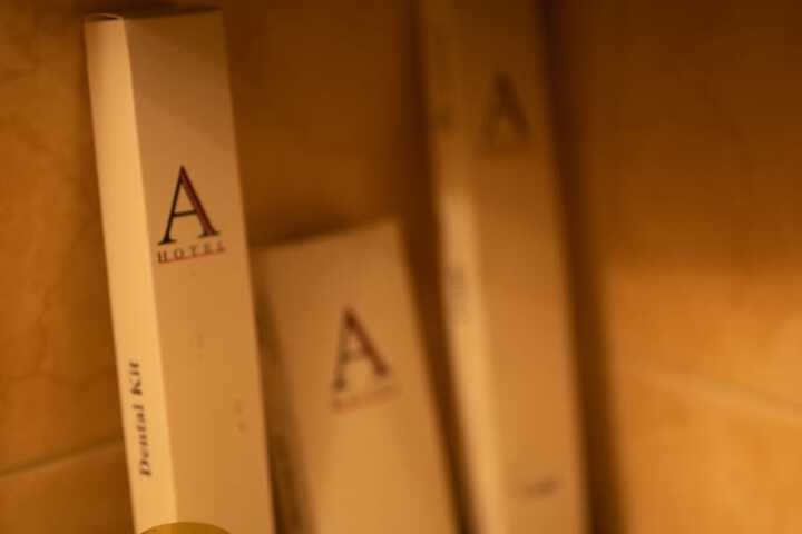 Room 11 of 27