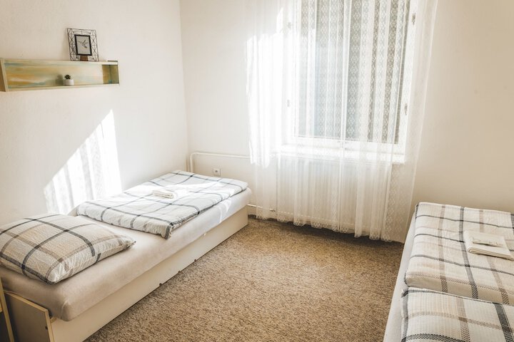 Room 34 of 42
