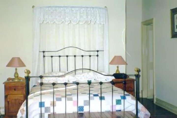 Room 5 of 34