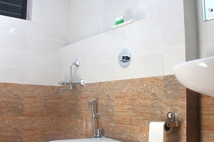 Room 6 of 26