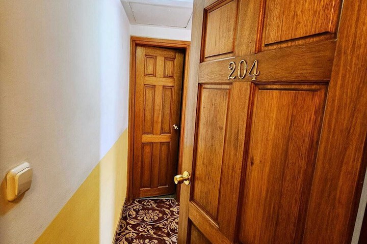 Room 34 of 75