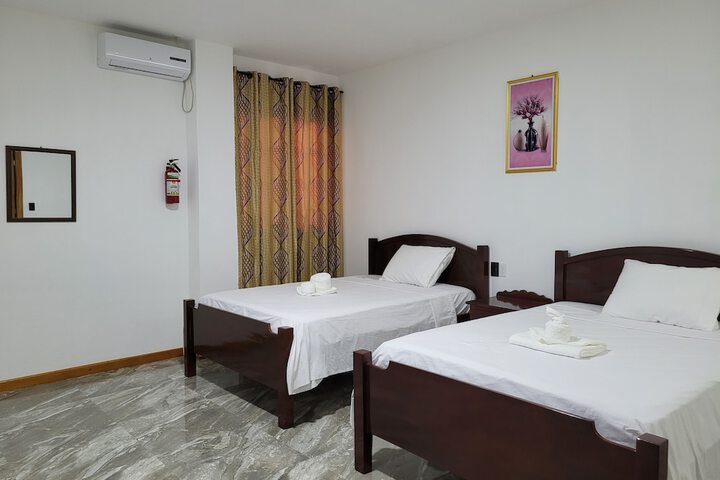 Room 9 of 35