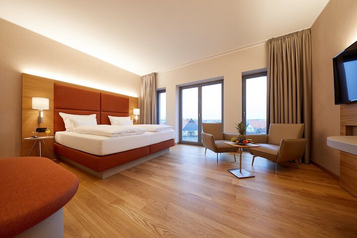 Room 2 of 68