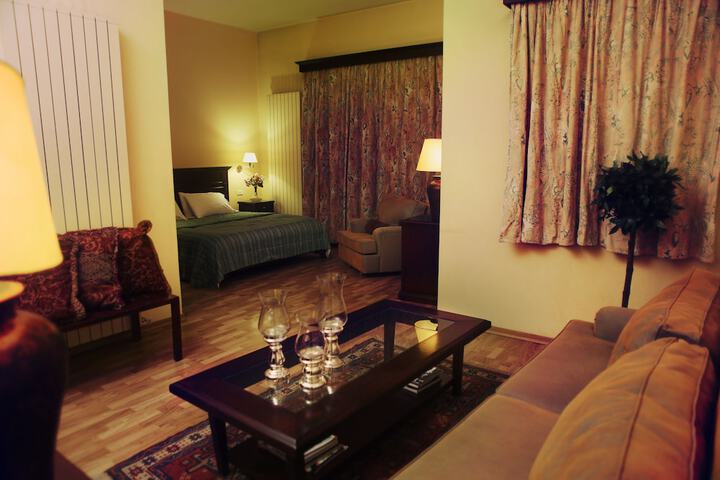 Room 4 of 40