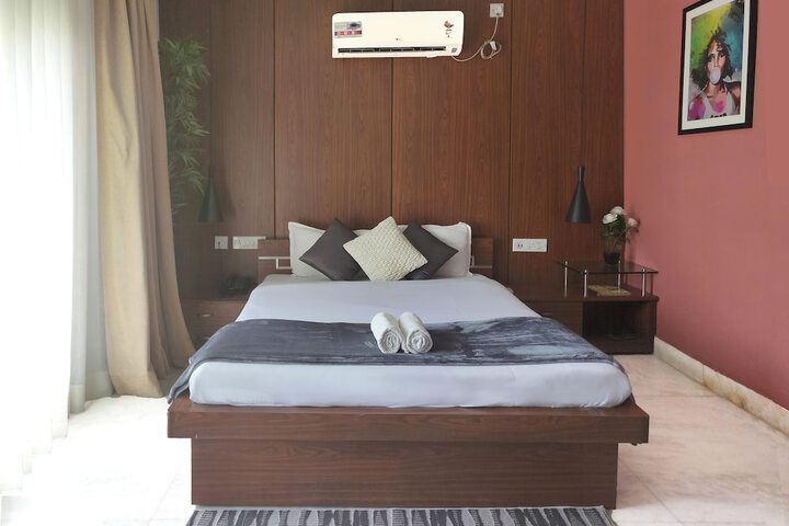 Room 13 of 34