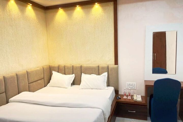 Room 4 of 19