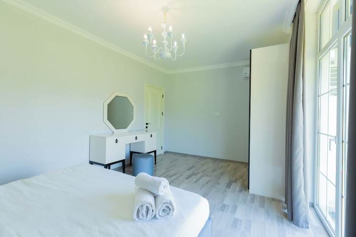 Room 12 of 81
