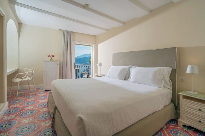 Room 42 of 167
