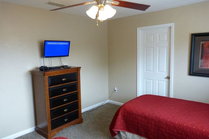 Room 5 of 32