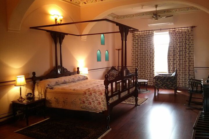 Room 2 of 34