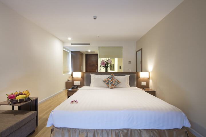 Room 9 of 49
